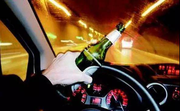 真的假的？最新交規(guī)：酒后躺車內(nèi)休息也算酒駕？